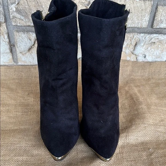 Elegant Black Suede Ankle Boots just Fab Size 6 - Picture 4 of 9
